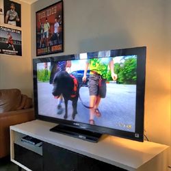 Sony Bravia 40” Full HD TV – Excellent Condition, Fully Tested & Ready to Use