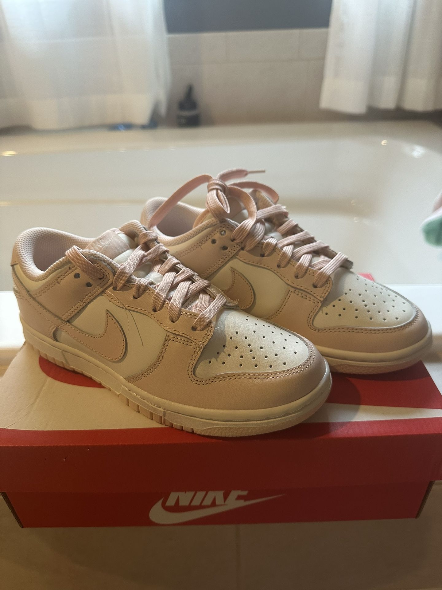 Pearl dunks WMN Size 5