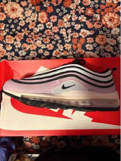 Nike shoes 7Y or 8.5 Women