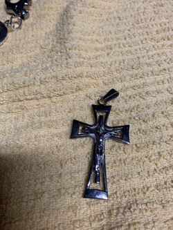 Cross pendant