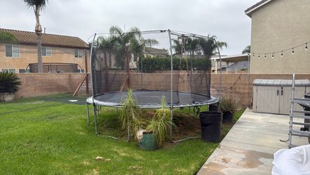 Free trampoline