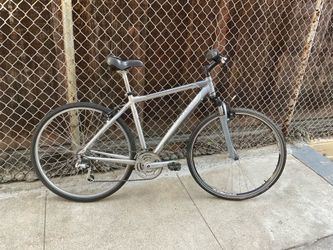 Trek 7300 3x8 city bike, 51cm frame, grip shifters, 3x8 gears - READ  listing