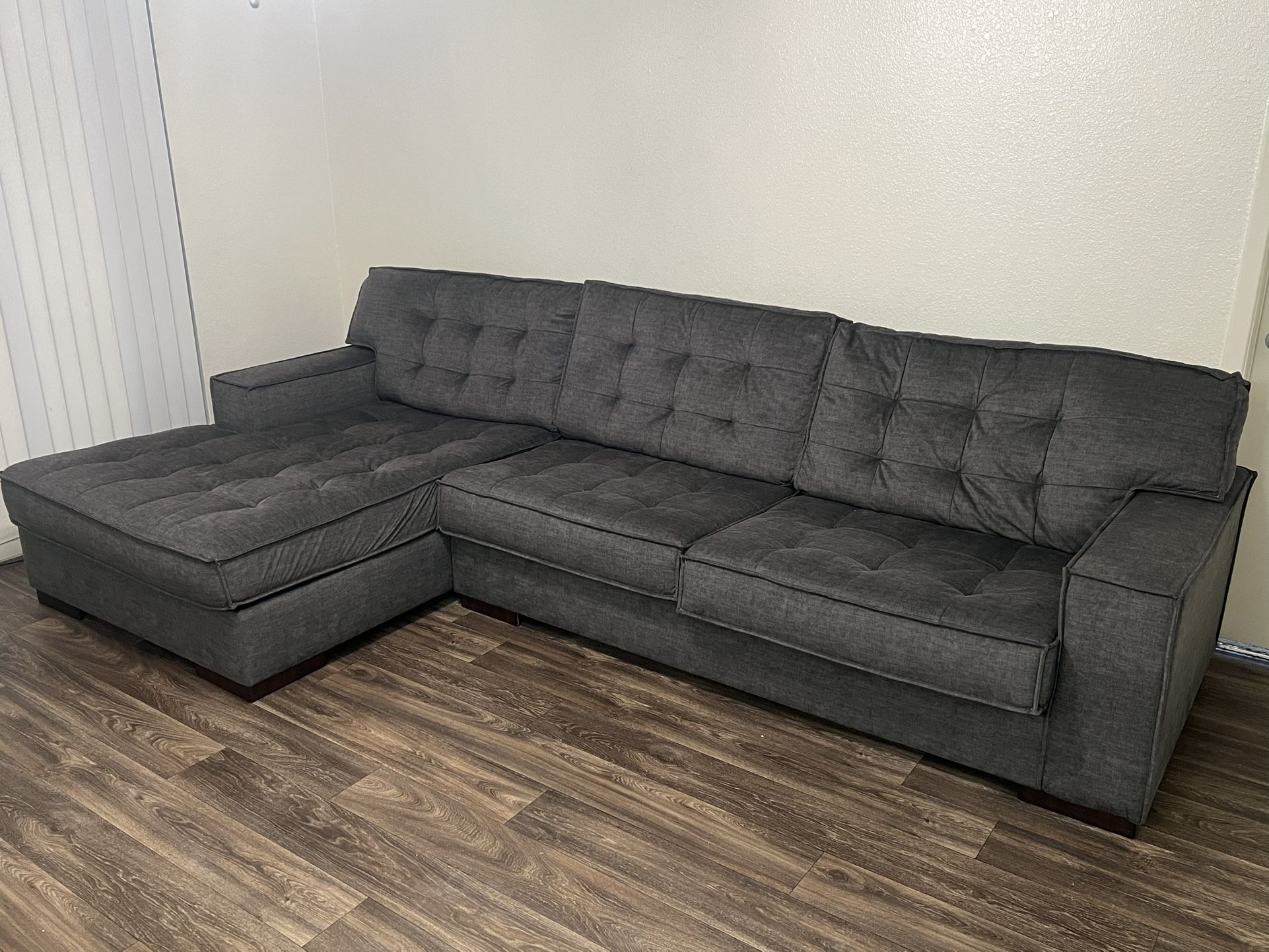 Ashley Furniture - Chalcombe 2-Piece Sectional with Chaise