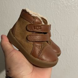 Beby Ugg Size 2-3 C Toddler 