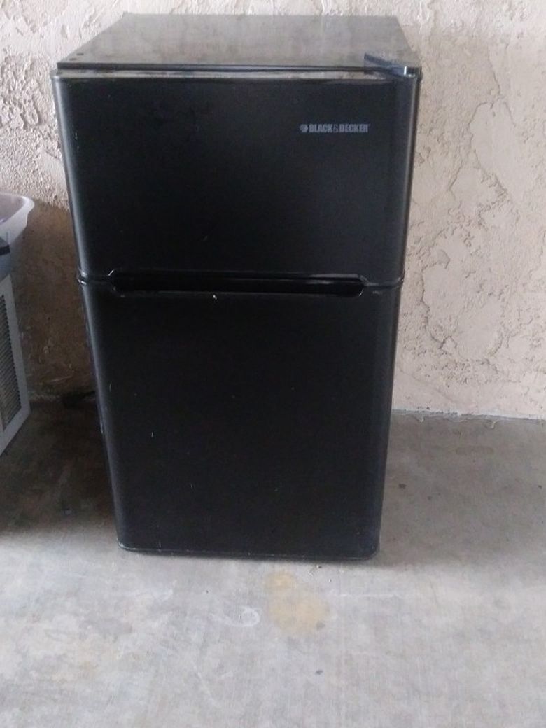 Mini-Refridgerator