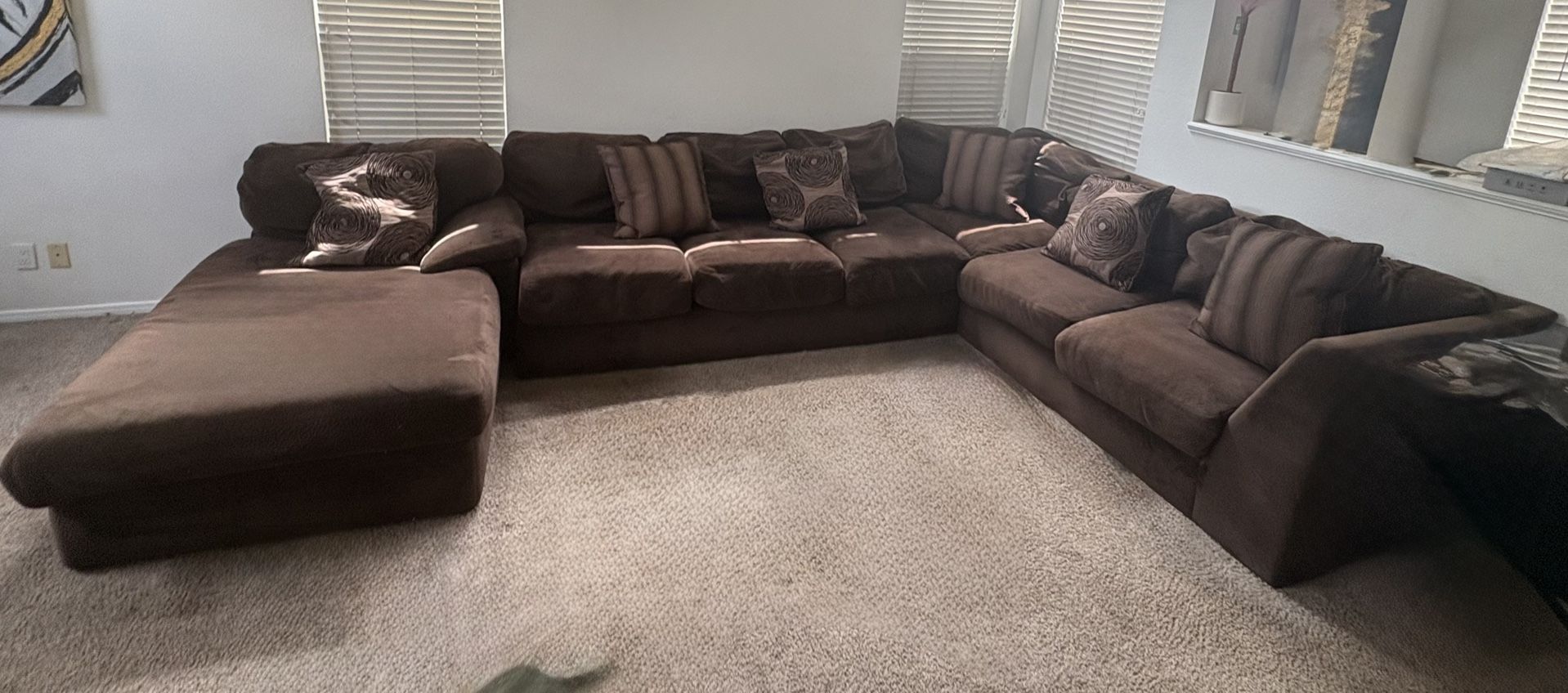 Sectional Couch With Chase
