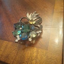 Vintage Avon Silver Broock