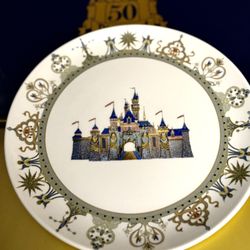 Disneyland Castle Collectors Plate With Documentation