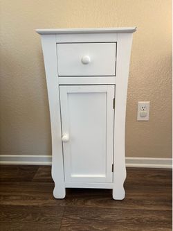 White cabinet