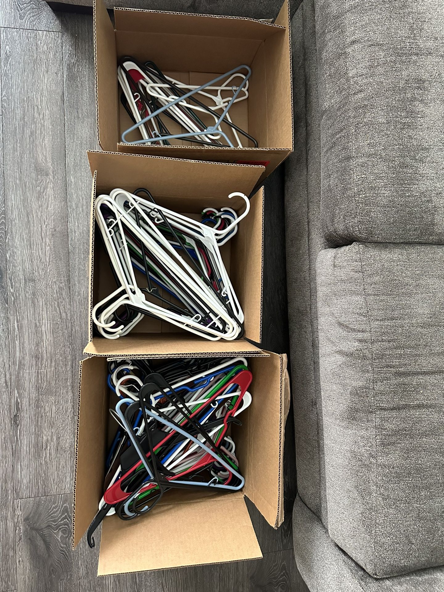 Assorted Hangars - Approx 125-150