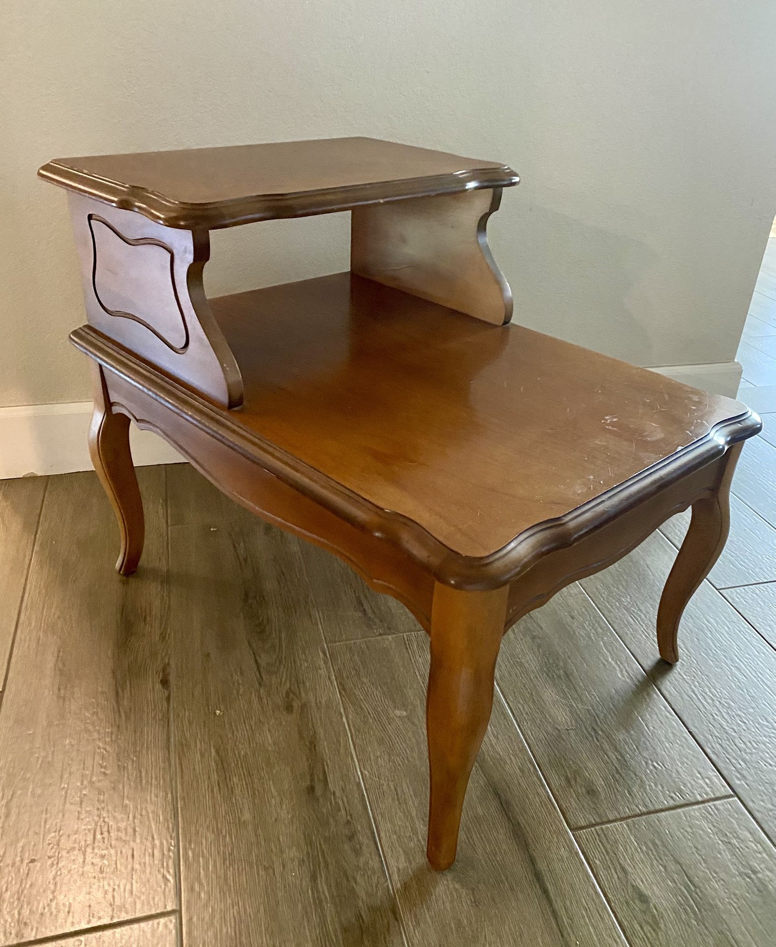 Vintage Solid Wood Two-Tiered End Table/Night Stand