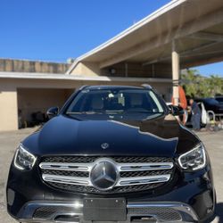 2020 Mercedes Benz GLC 300 - Clean Title - $995 Down 