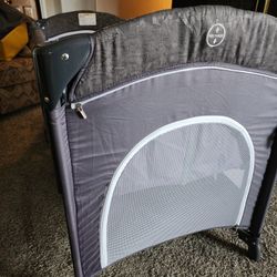 ADOVEL Baby Bassinet Bedside Crib, Pack and Play with Mattress, Diaper Changer and Playards from Newborn to Toddles, Grey