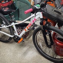 2021 Trek Precalibur 24in Mtb
