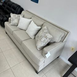 CLAREDON LINEN SOFA