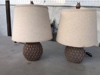 Set of 2 Homegoods pineapple table lamps
