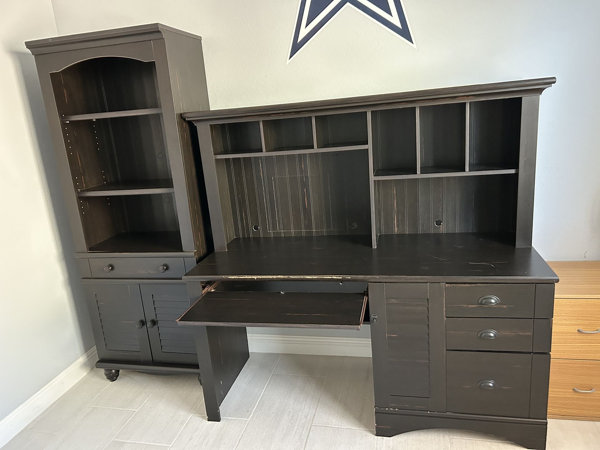 Complete Office Furniture Set with / 2 Book Cases