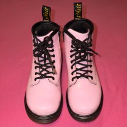 Dr. Marten’s 1460 Patent Lamper Leather Boots