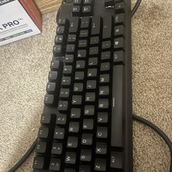 SeelSeries Apex Pro TKL – Used 3 Years – Works Perfect)
