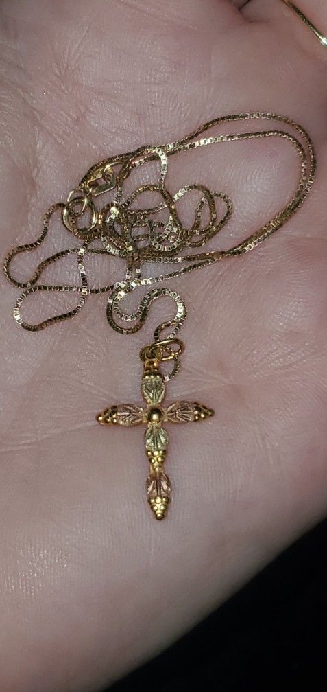 10k Gold Cross Oendant And 14k Chain Gokd Necklace