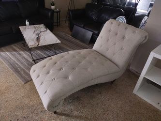 Beautiful Lounge Chair In Beautiful Conditions 