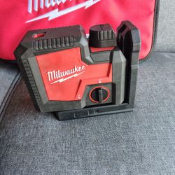 Milwaukee USB GREEN 3 Point Laser 