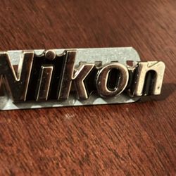 Nikon Pin