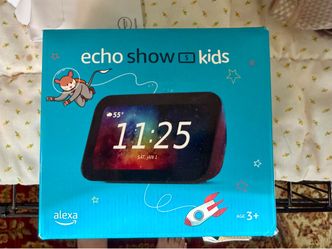 Kids Echo Show 5 New with Mickey Mouse otterbox Den stand