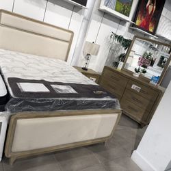 Beautiful Bedroom Set ✨ Easy Financing Available ✨ No Credit Needed 