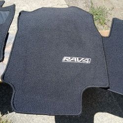  RAV4 Carpet Mats