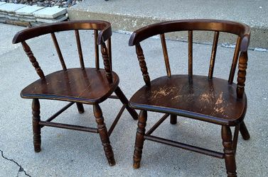 2 beautiful mini chairs