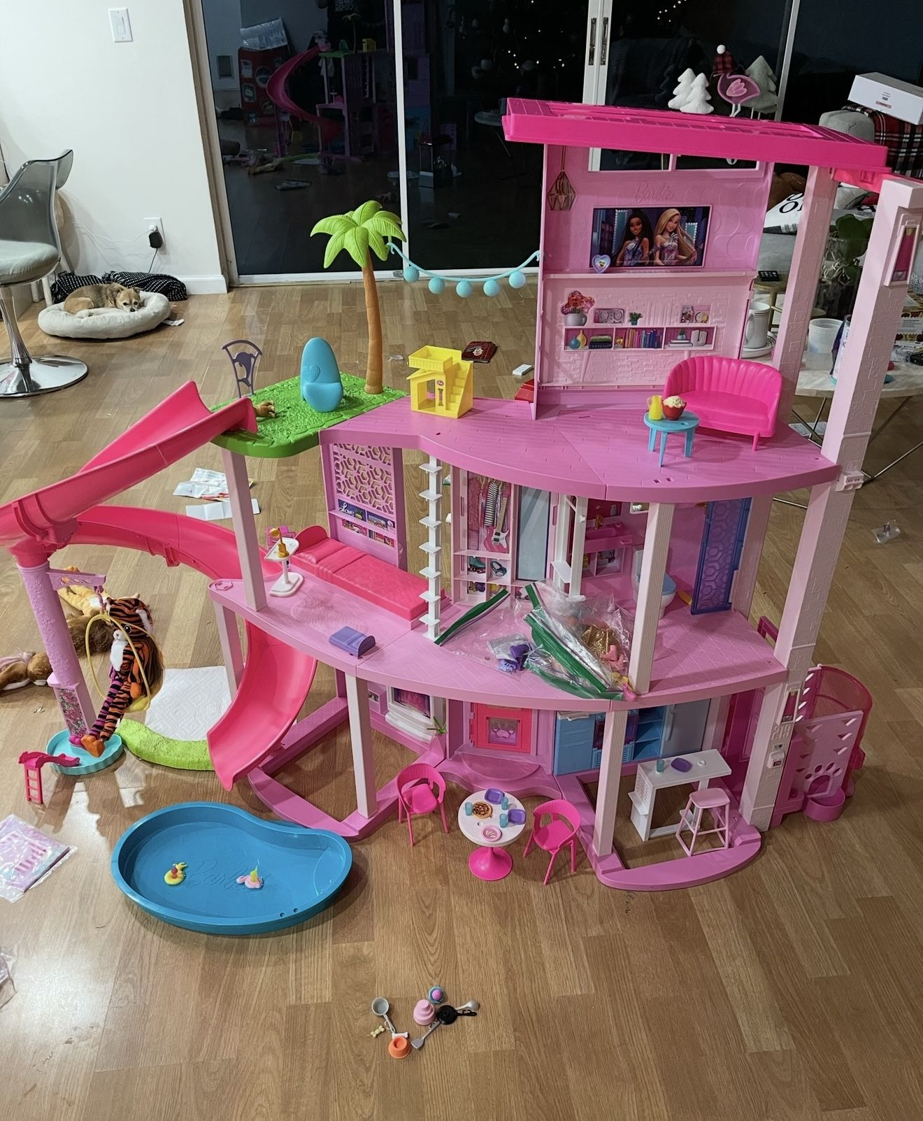 Barbie Ultimate Dream House, Closet, Dolls, Accessories