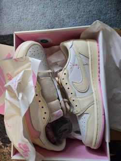 Travis Scott ( Shy Pink)
