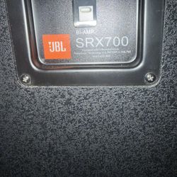 Jbl srx 700