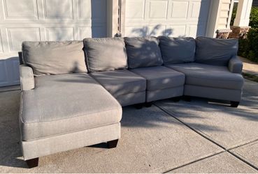 Beautiful Gray Sectional Couch!😍
