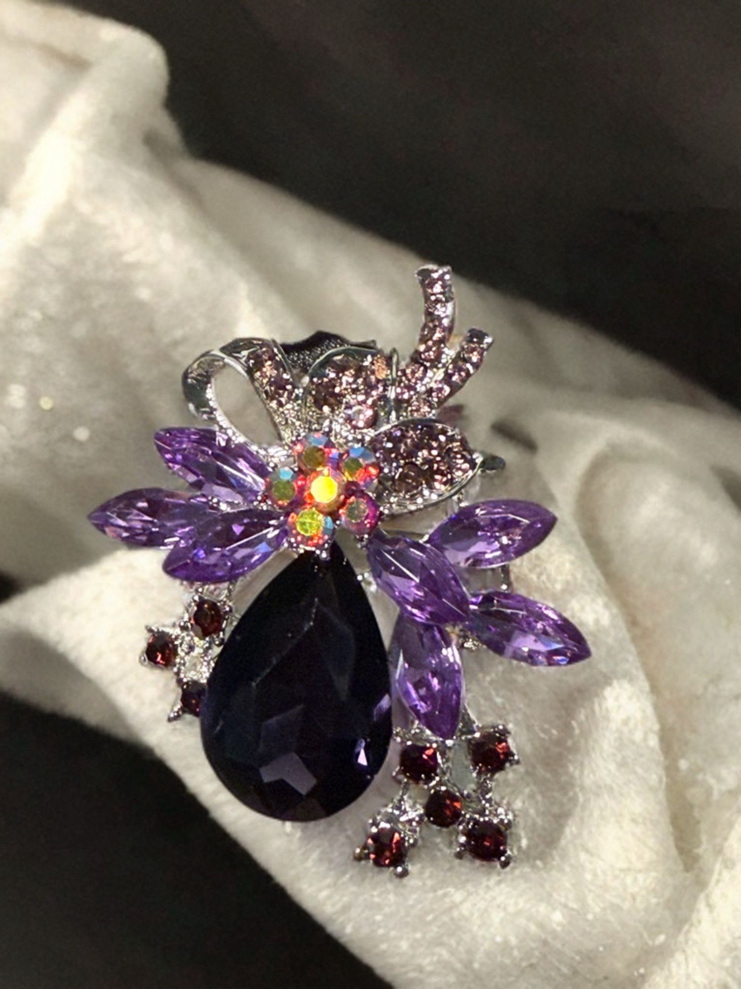 JJ Fantasia 2000s Purple Rhinestone Teardrop Floral Brooch, NWT, 2x2.5”