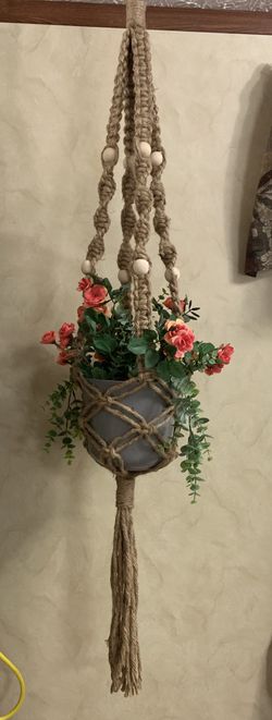 Plant hanger