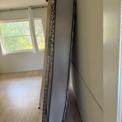 Queen Mattress Clean Like New