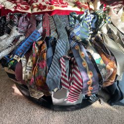Beautiful Ties In Excelent Condition & Quality Only $ 8/1