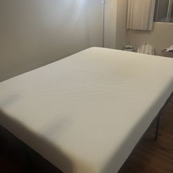Queen memory Foam Mattress
