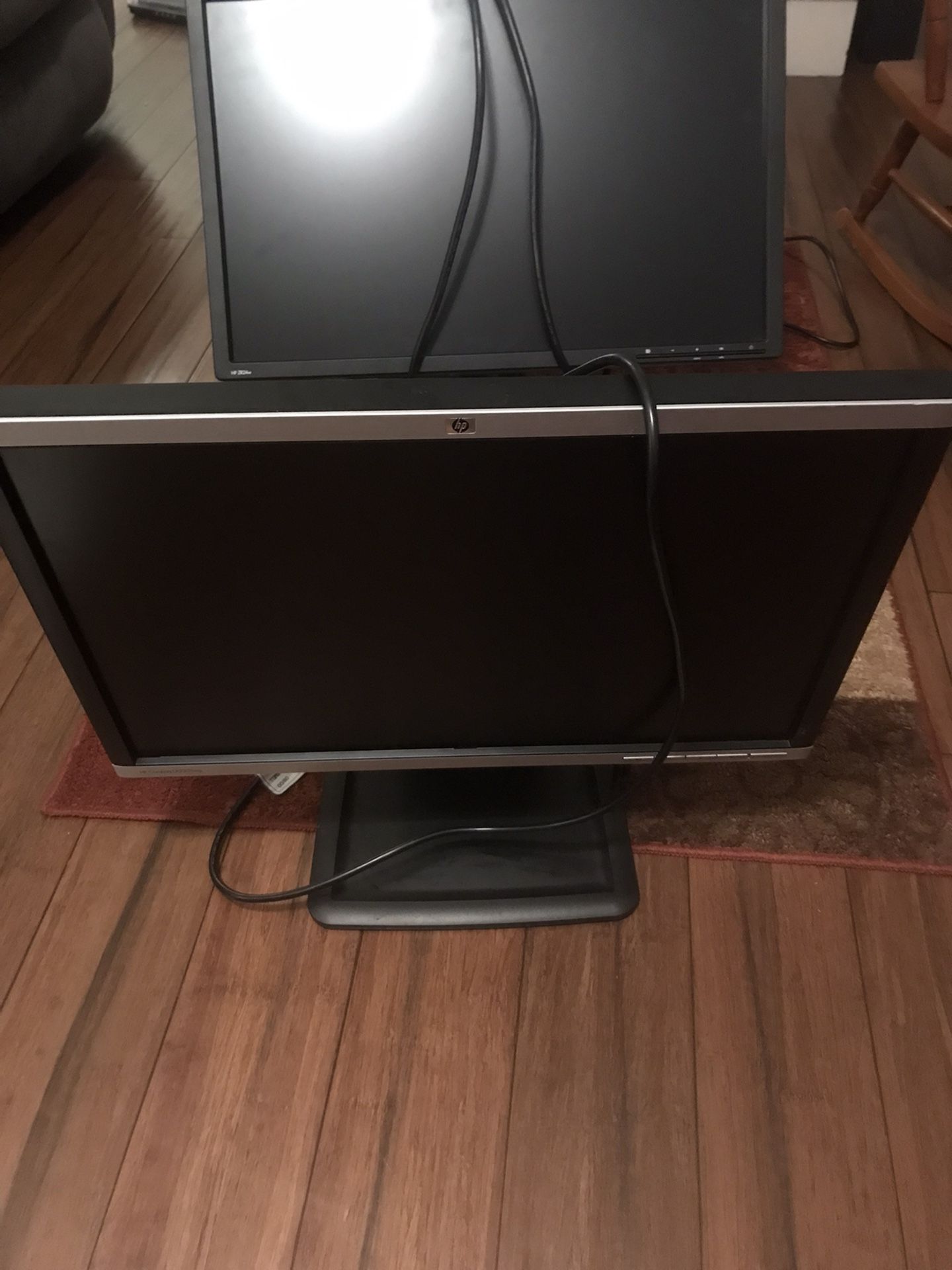 2: 22” HP Monitors And 1 24” Monitor