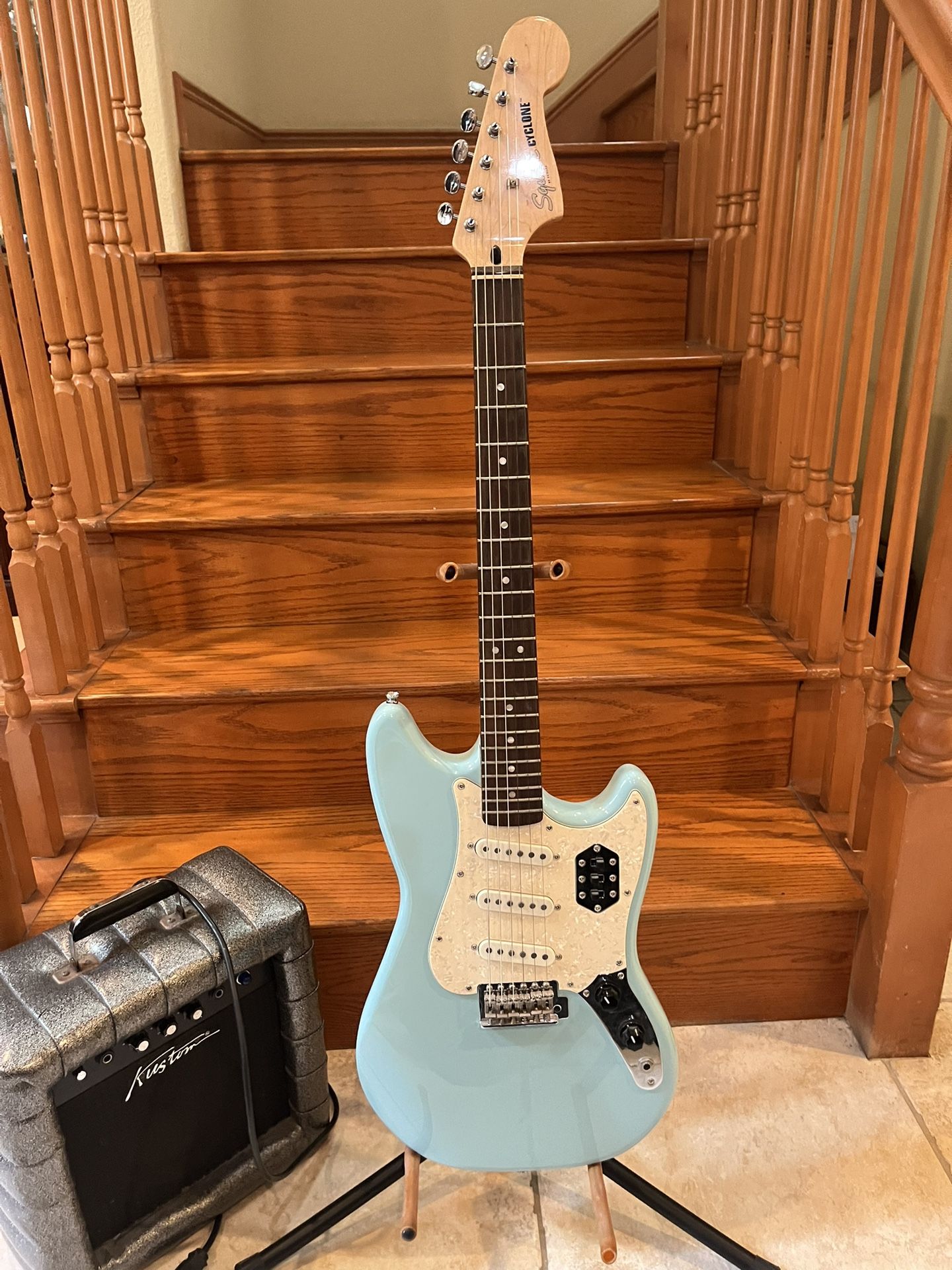 Squier Paranormal Cyclone (Mint) W/ Kustom Guitar Amp