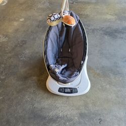 4 Mom's Mamaroo