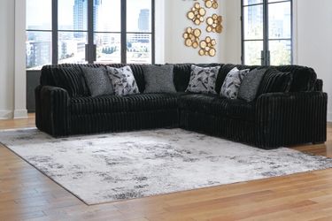 L Shape Midnight Sectional. 🚚WE DELIVER🚚