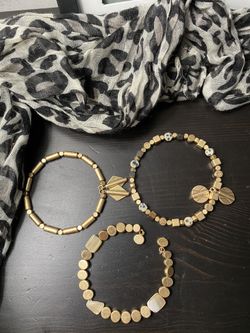 Hermosas pulseras de fantasía