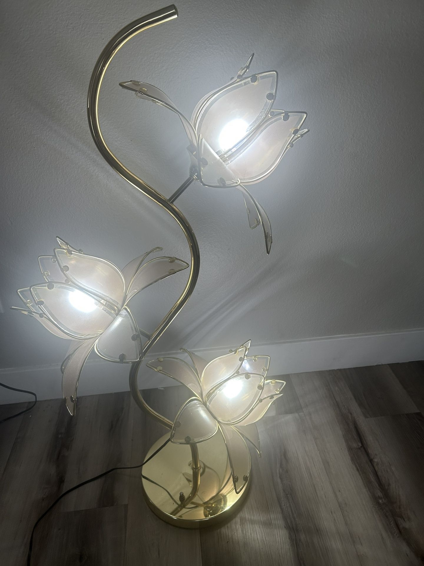 Vintage Mid Century Lotus Flower Lamp 