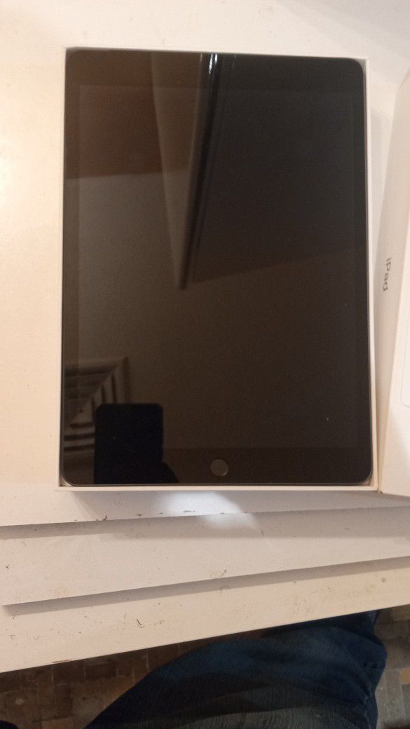 New apple IPad 9th generation. 256 GB..$300.. Check out my site for other great deals. Thanks for looking!