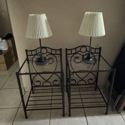2 Side Tables With Lamps