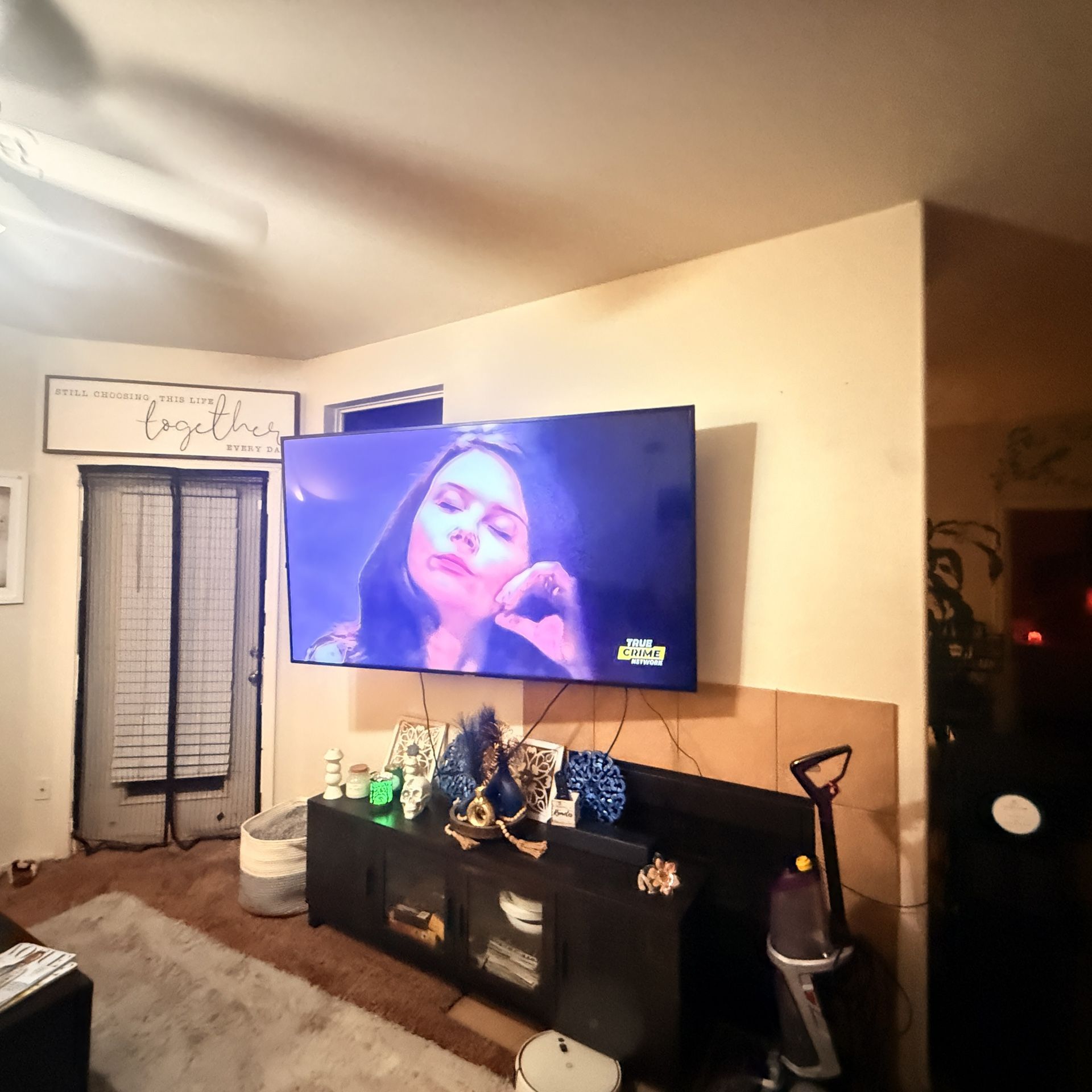 75” Samsung Smart Tv With Surround Sound & Wall Mount 