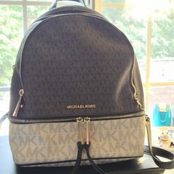 Rhea Medium color-block logo bag pack 